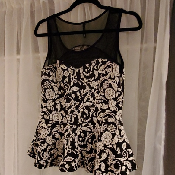 Top - Picture 2 of 2